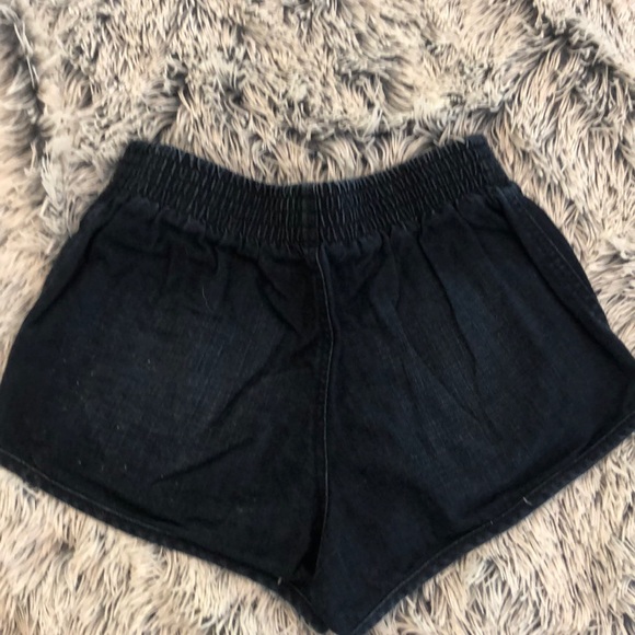 Abercrombie high waisted, elastic jean shorts (XS) - Picture 5 of 5